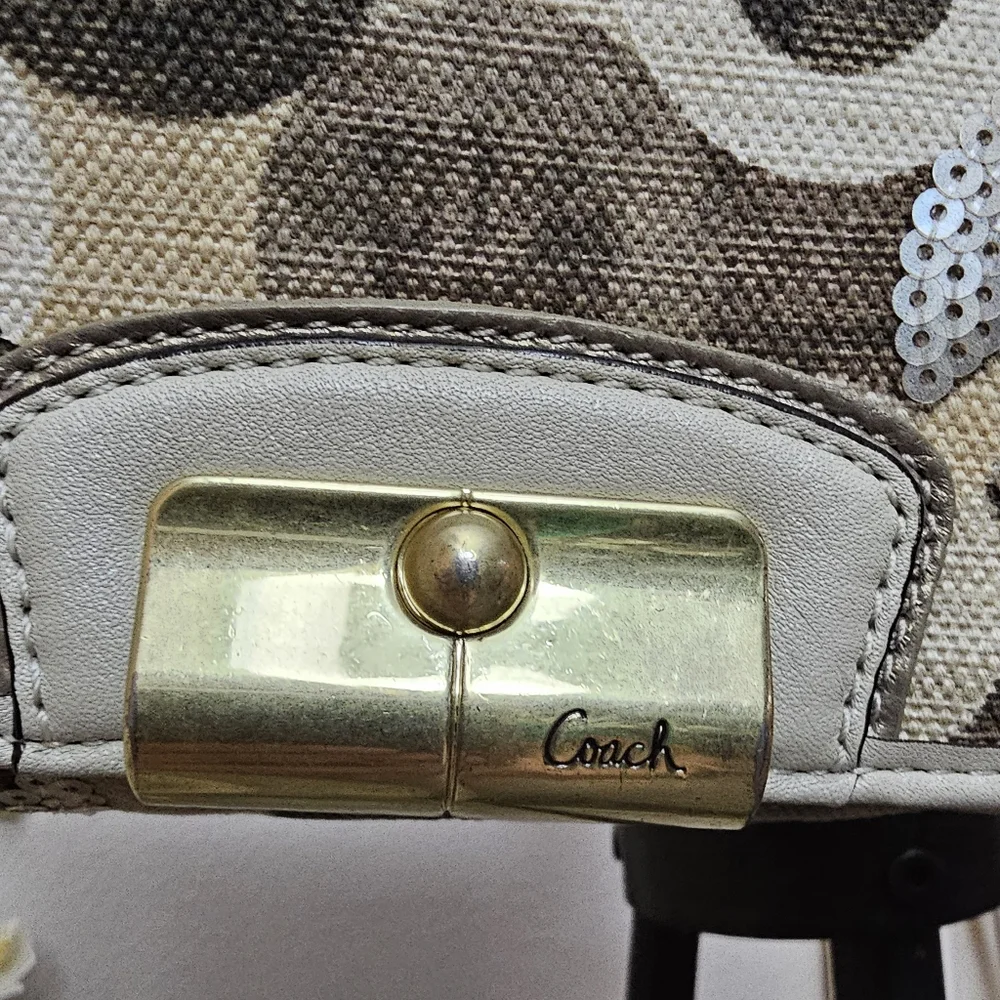 Coach Kristin Embellished Large Clutch Art Deco OP  Leather Multi Tan print EUC - Picture 2 of 16